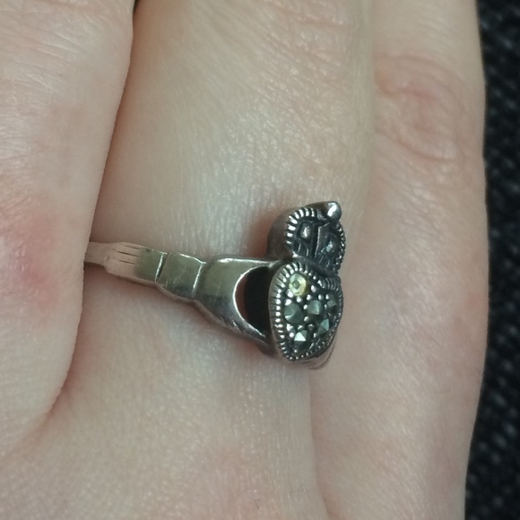 Claddagh ring 925 stamped silver. - Picture 6 of 8